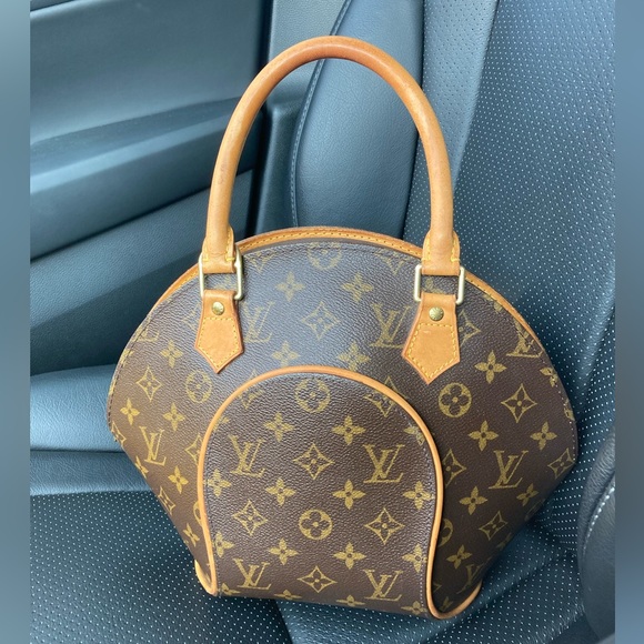 Louis Vuitton Handbags - CLOSED ‼️ Buyer’s Appreciation Louis Vuitton Ellipse PM